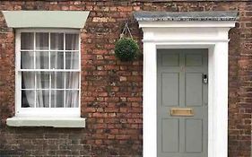 Stunning City Centre Georgian Townhouse - Parking